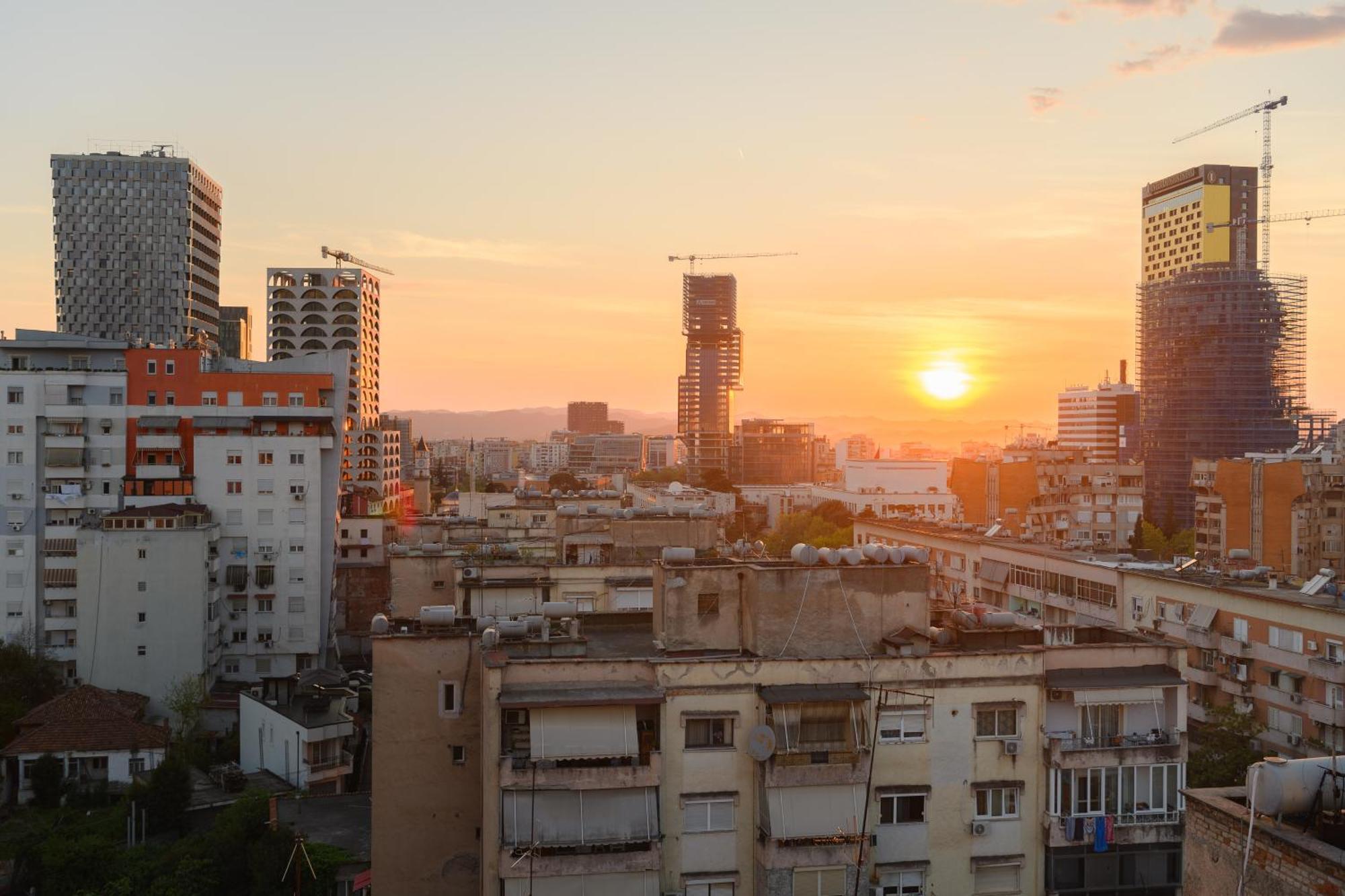 Terrace Cityscape 2 Apartamento Tirana